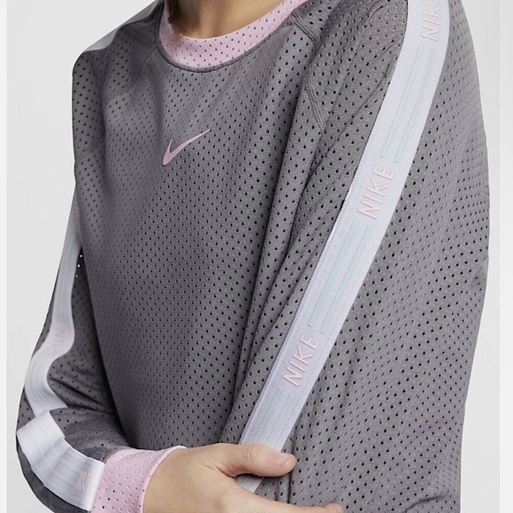 🔥Nike | Women's grey mesh cropped crewneck running top, pink/white accents sz XS - Picture 3 of 16